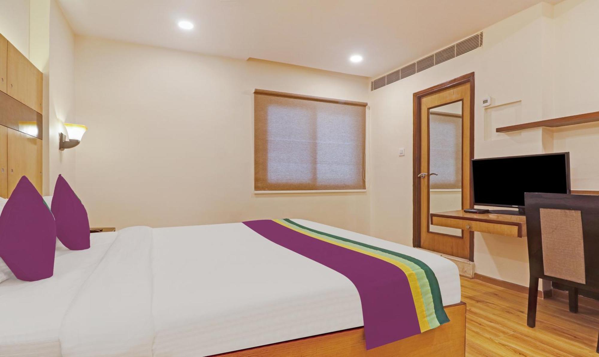 Treebo Premium Seven Lake View Hajdarábád Exteriér fotografie