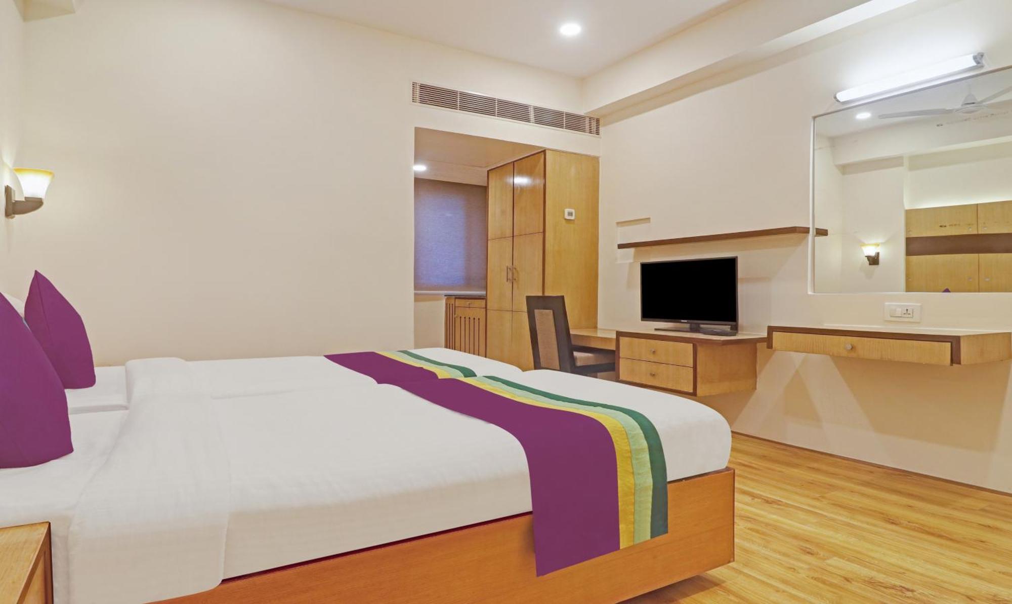 Treebo Premium Seven Lake View Hajdarábád Exteriér fotografie