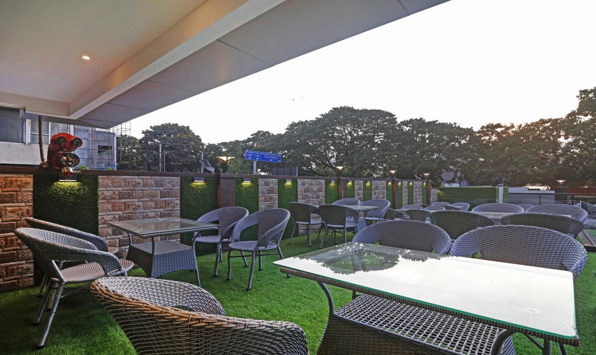 Treebo Premium Seven Lake View Hajdarábád Exteriér fotografie