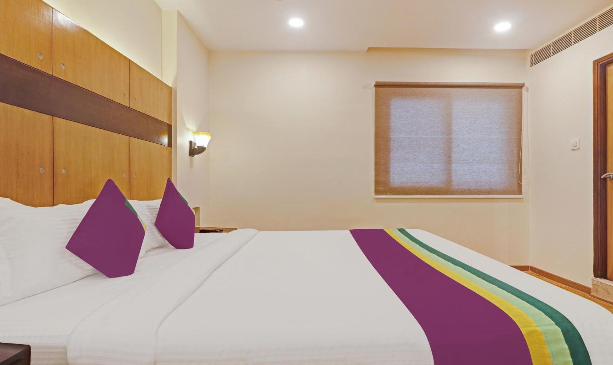 Treebo Premium Seven Lake View Hajdarábád Exteriér fotografie