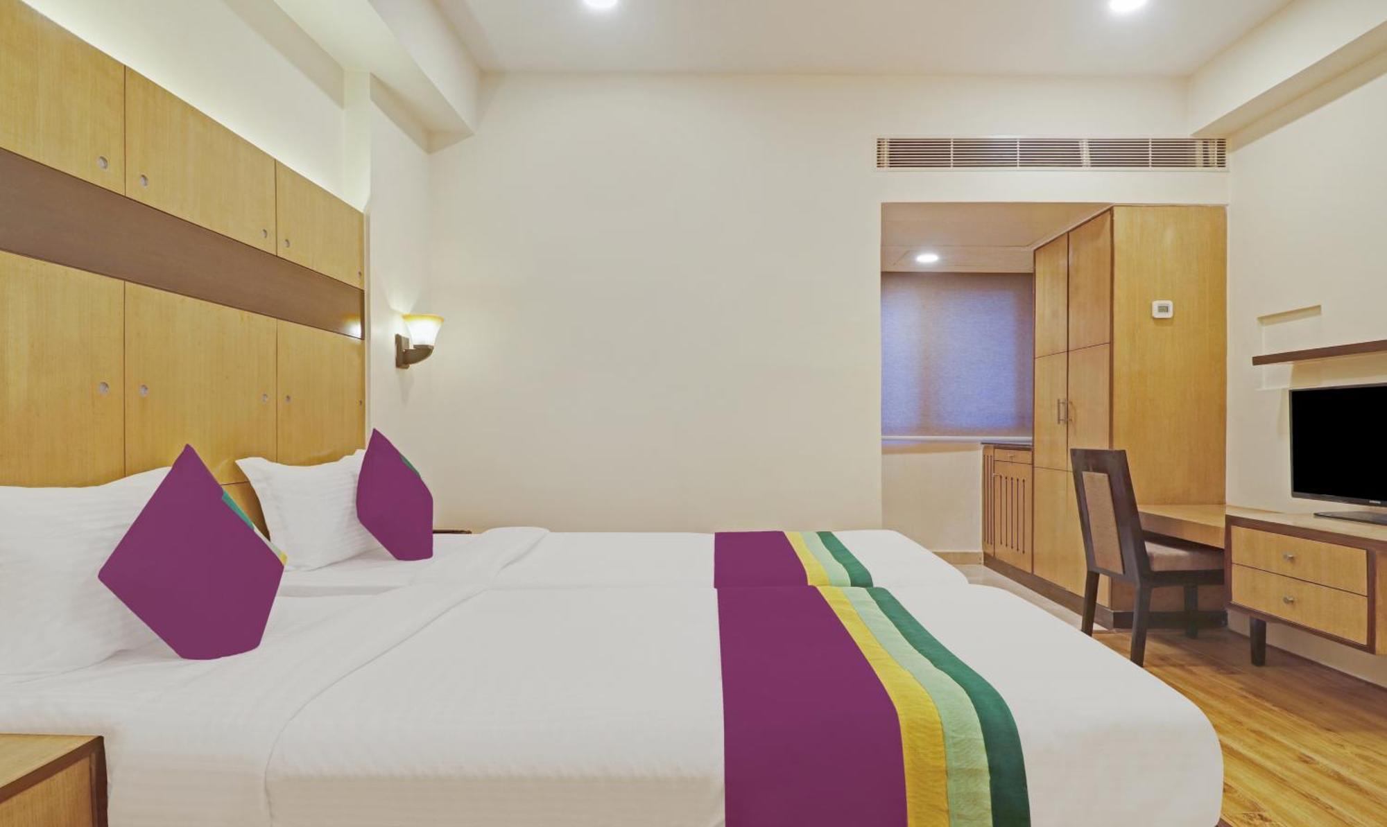 Treebo Premium Seven Lake View Hajdarábád Exteriér fotografie