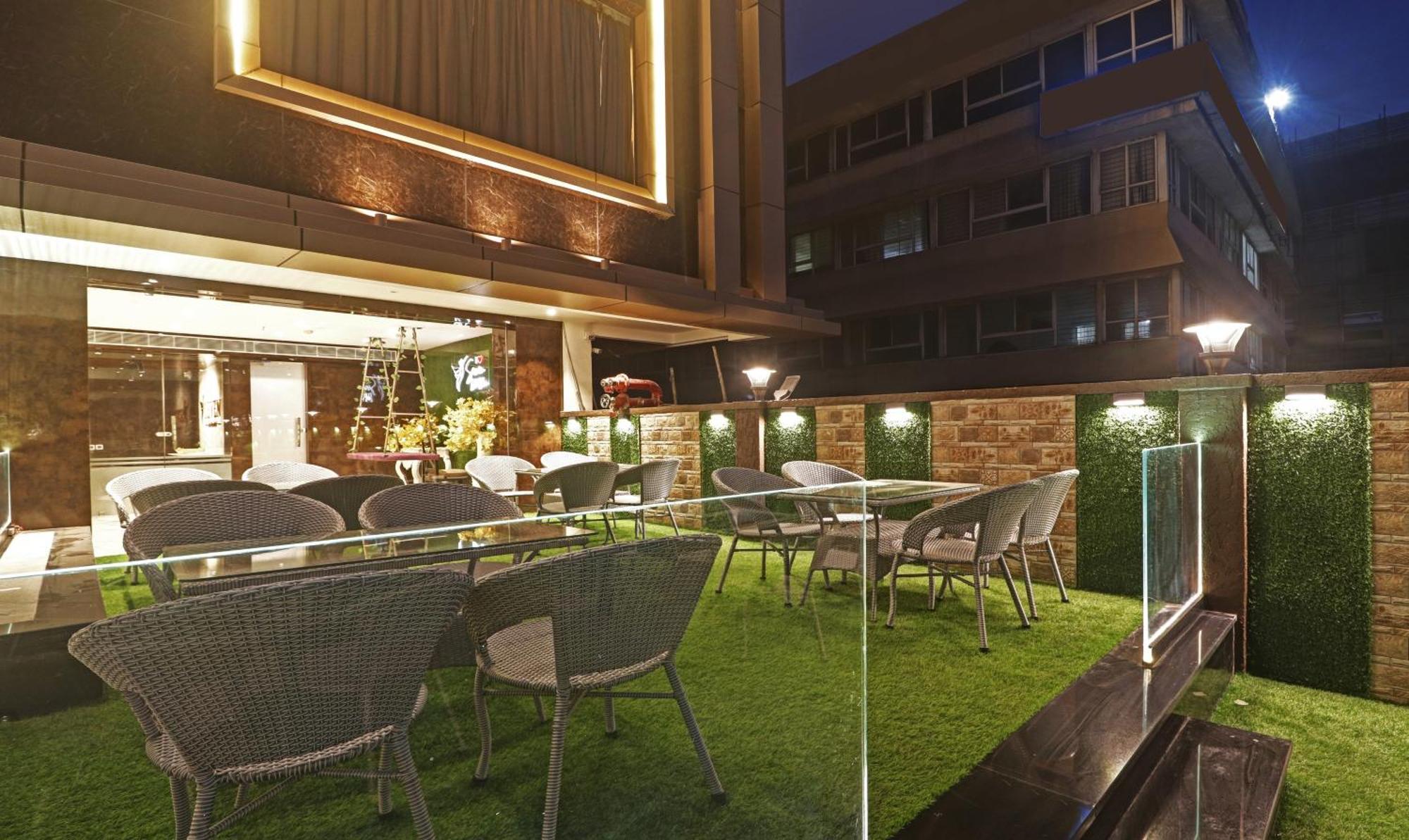 Treebo Premium Seven Lake View Hajdarábád Exteriér fotografie